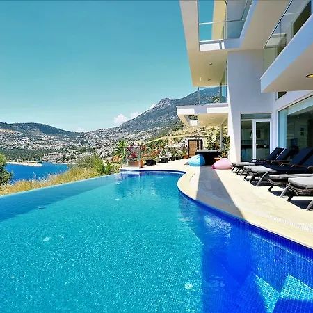 Lumineux Villa