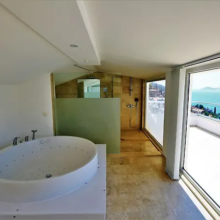 Lumineux * Kalkan